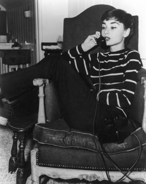 Bekanntheiten im Streifenshirt – Audrey Hepburn